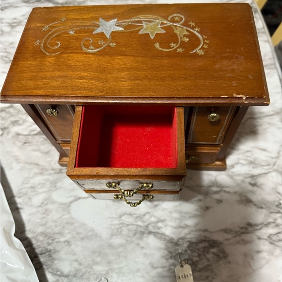Vintage Wooden musical Jewelry Box - Picture 7 of 8